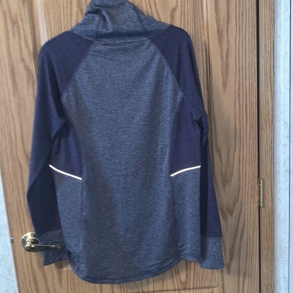 NWOT Women’s Avia medium lightweight blue hoodie - Picture 7 of 9